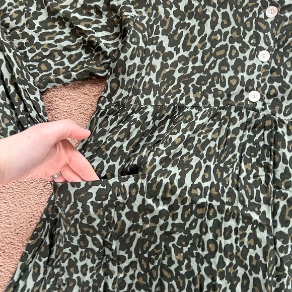 Leopard Print Longsleeve Shift Dress - Picture 7 of 8